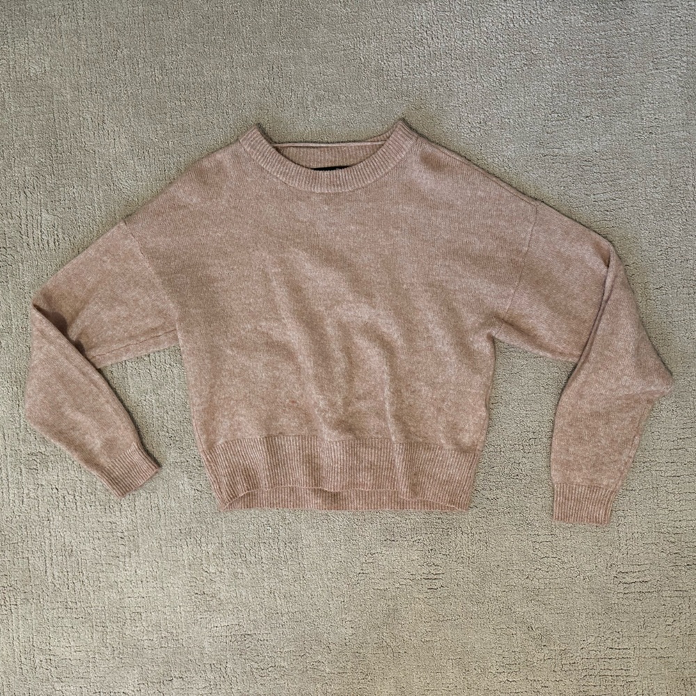 A light Pink Sweater, Size small, sizing fits as said, super soft and comfy!